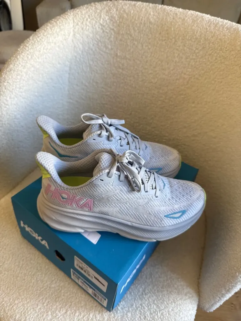 Used Hoka Running Shoes bike — image 5 of 7