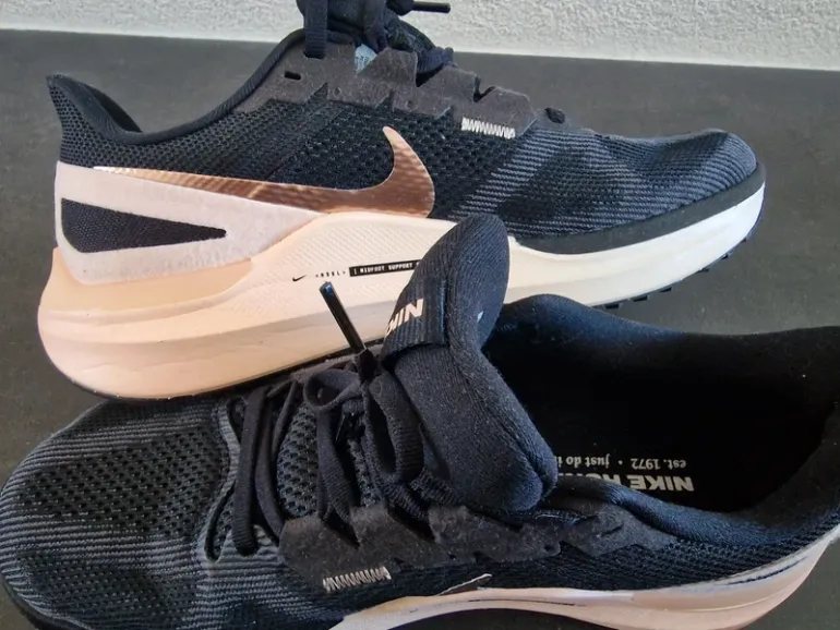 Used Nike Running Sportschoenen bike — image 4 of 8