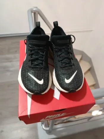 Nike Invincible Run 3 bike d'occasion — image 2 sur 3