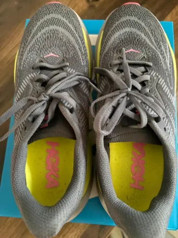 Used Hoka Arahi 8 bike — image 3 of 5