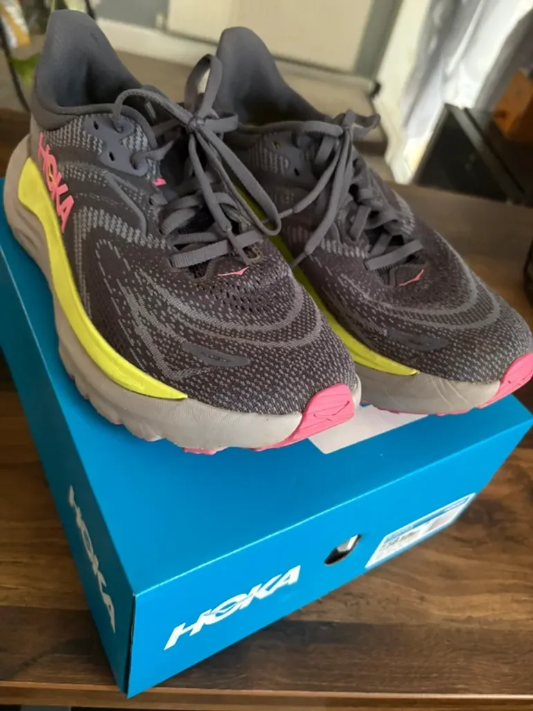 Used Hoka Arahi 8 bike — image 2 of 5