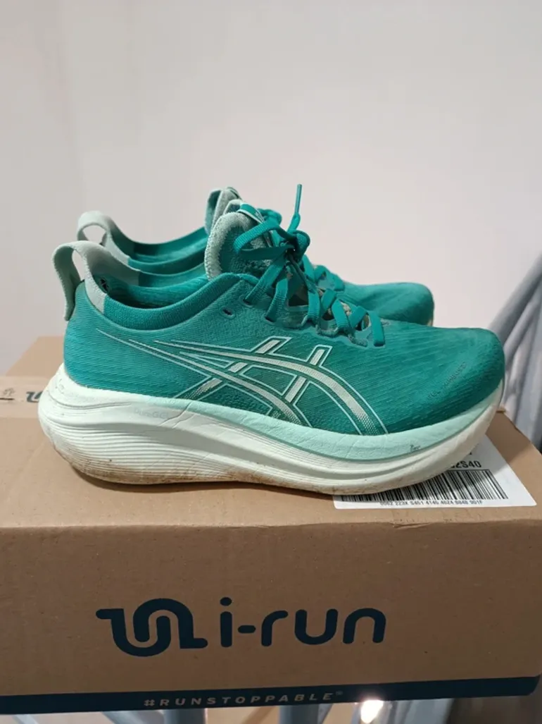 Used Asics Gel Nimbus 27 bike — image 2 of 4