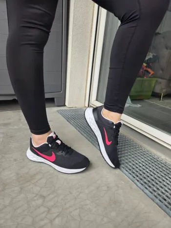 Used Nike Baskets Running Shoes
