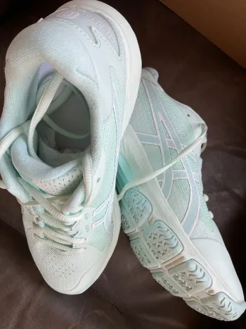Tweedehands Asics Gel Netburner Academy 9 bike — afbeelding 4 van 8