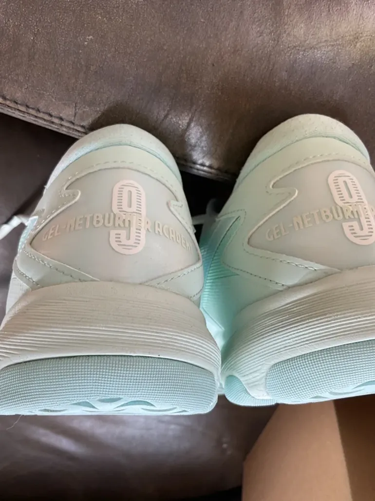 Tweedehands Asics Gel Netburner Academy 9 bike — afbeelding 7 van 8