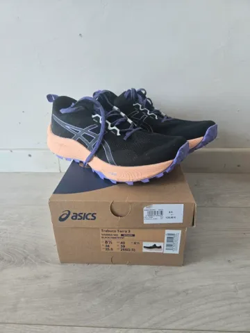 Gebrauchtes Asics Trabuco Terra 3 Running Shoes