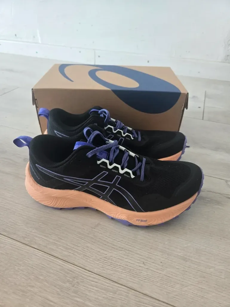 Used Asics Trabuco Terra 3 bike — image 4 of 4