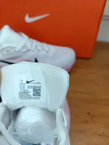 Tweedehands Nike Vomero Plus bike — afbeelding 9 van 9