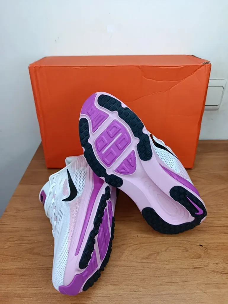 Tweedehands Nike Vomero Plus bike — afbeelding 7 van 9