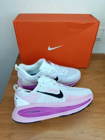 Tweedehands Nike Vomero Plus bike — afbeelding 8 van 9