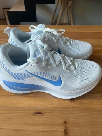 Nike Vomero 18 Running Shoes d'occasion