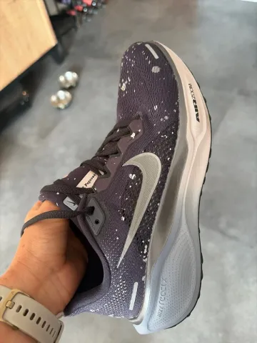 Nike React Running Shoes usato