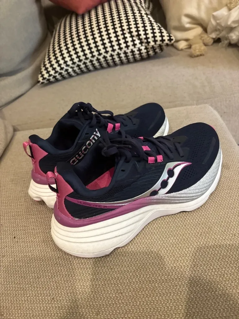 Used Saucony Hurricane 24 bike — image 2 of 4