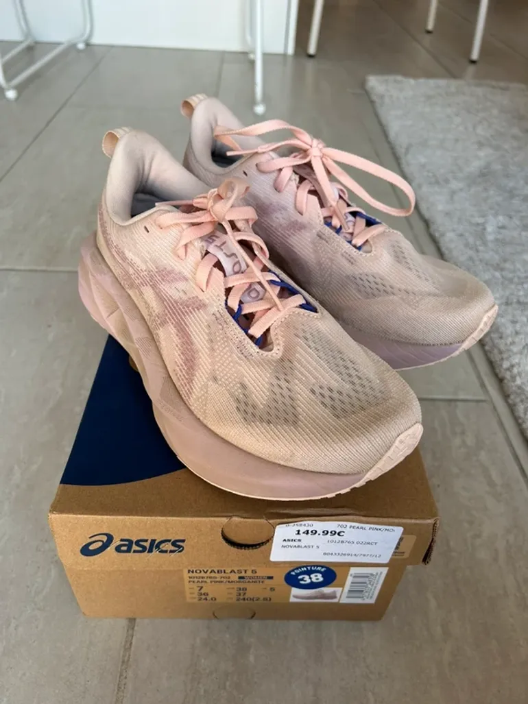 Used Asics Novablast 5 bike — image 5 of 6