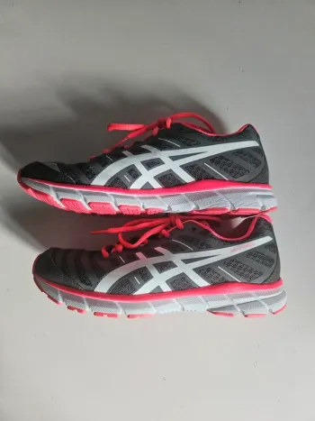 Tweedehands Asics Gel bike — afbeelding 2 van 5