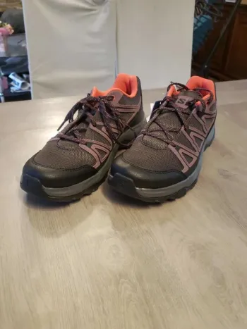 Used Salomon Barrakee Running Shoes