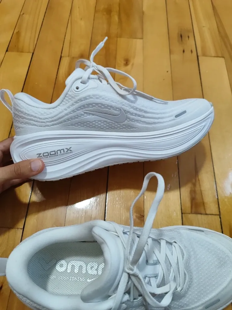Tweedehands Nike Vomero Plus bike — afbeelding 2 van 6