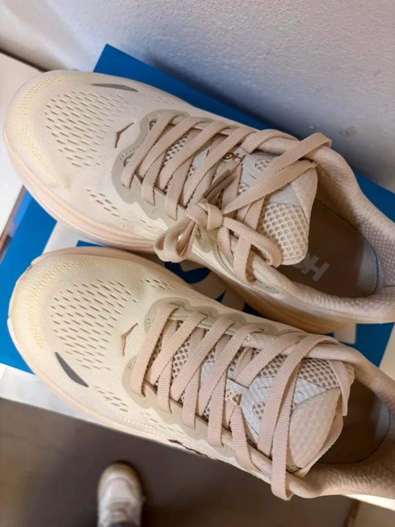 Hoka Running Shoes bike usato — immagine 5 di 6