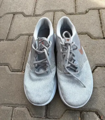 Tweedehands Nike Damen Laufschuhe Gr. 42 bike — afbeelding 3 van 4