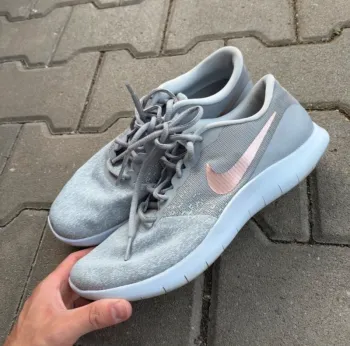Tweedehands Nike Damen Laufschuhe Gr. 42 bike — afbeelding 2 van 4