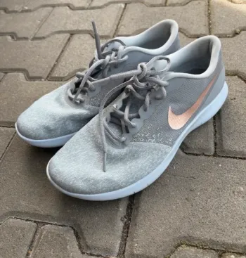 Tweedehands Nike Damen Laufschuhe Gr. 42 Running Shoes
