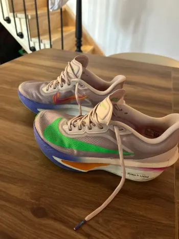 Used Nike Zoom Fly 6 bike — image 2 of 8