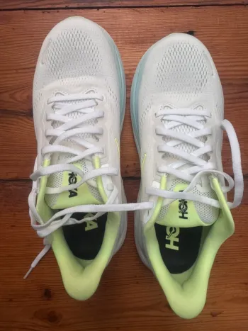 Used Hoka Clifton 11 Running Shoes