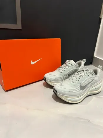 Tweedehands Nike Vomero Plus Running Shoes
