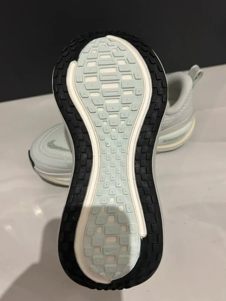 Nike Vomero Plus bike d'occasion — image 3 sur 6