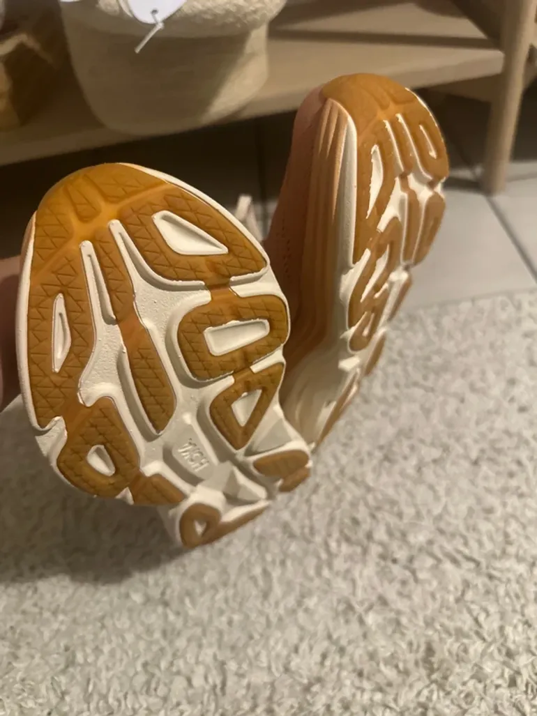 Used Hoka Running Shoes bike — image 4 of 5