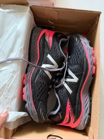 Used New Balance Walking Schuh bike — image 2 of 2