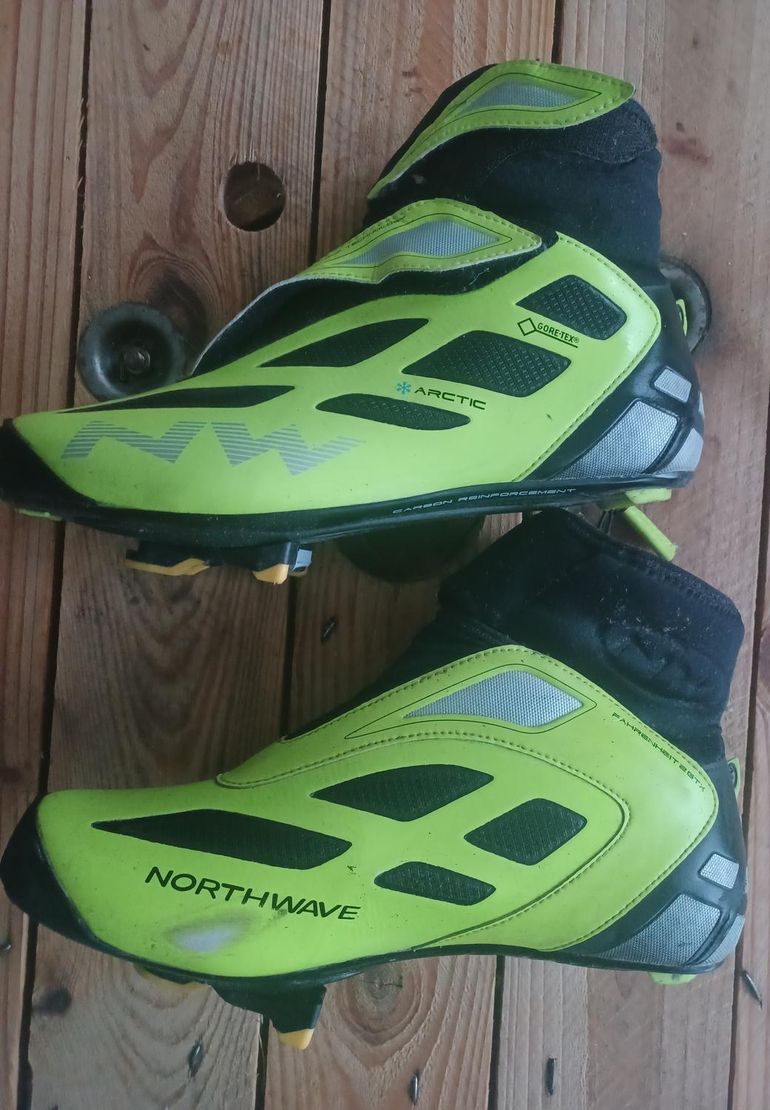 Used Northwave Chaussures route  artic pointure 44 bike — image 2 of 5