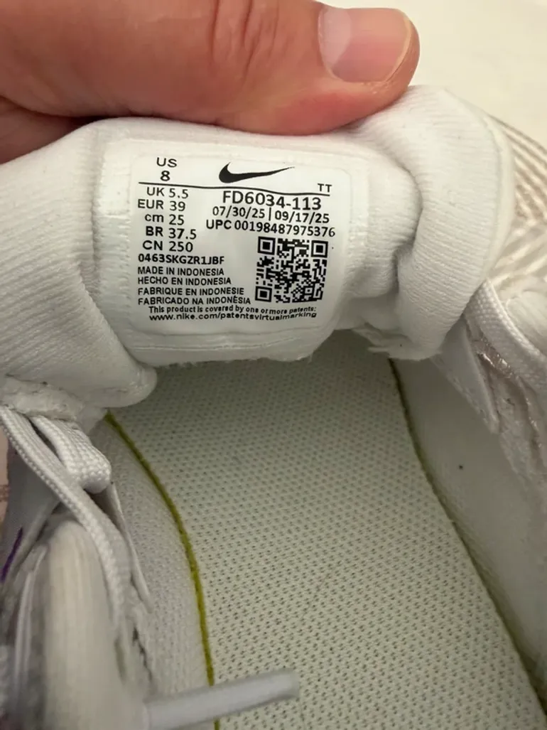 Used Nike Running Shoes bike — image 7 of 7