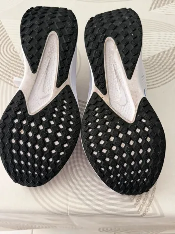 Used Nike Running Shoes bike — image 5 of 7