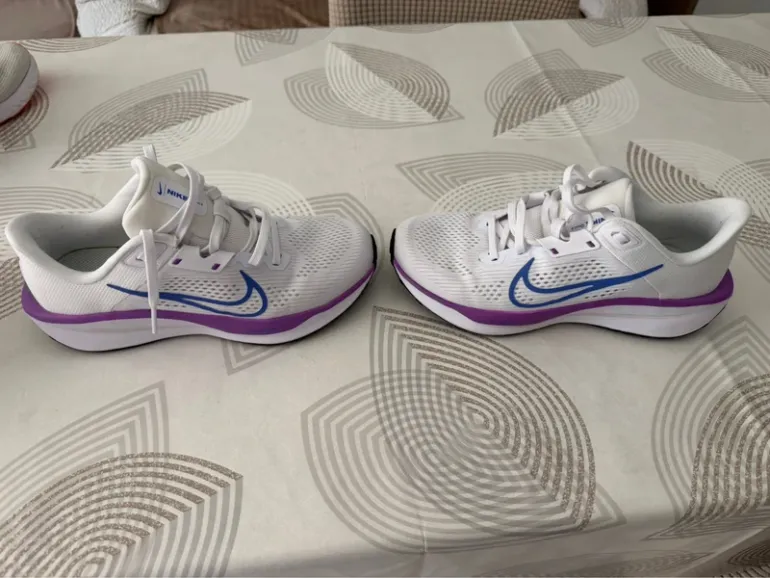 Used Nike Running Shoes bike — image 2 of 7