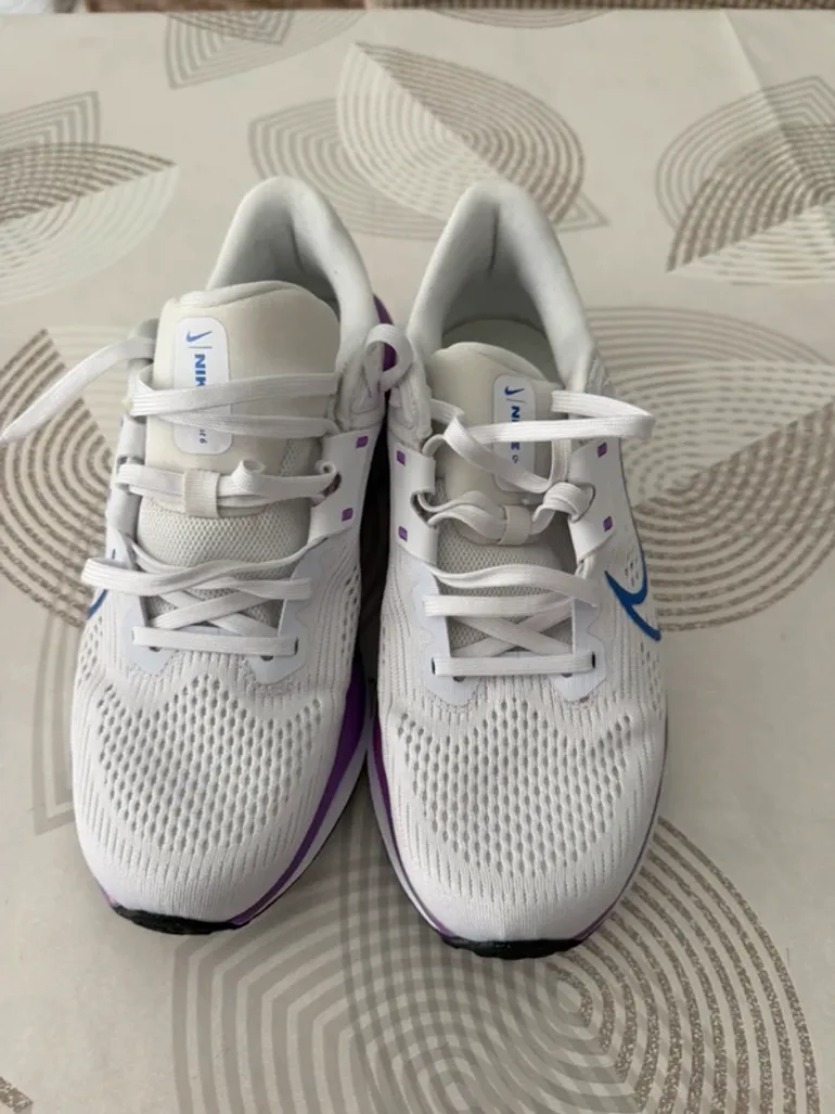Used Nike Running Shoes bike — image 4 of 7