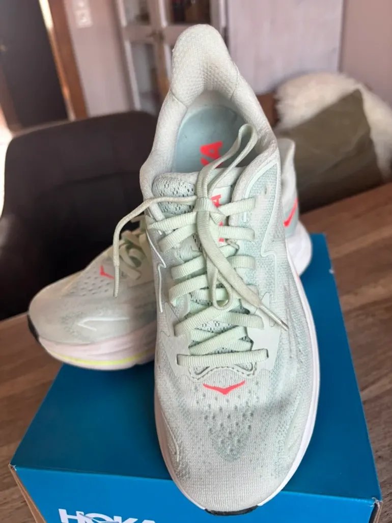 Used Hoka Clifton bike — image 2 of 3