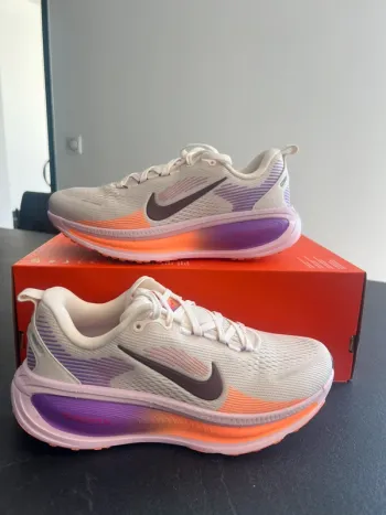 Gebrauchtes Nike Vomero 18 Running Shoes