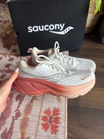 Używany Saucony Hurricane 25 Running Shoes