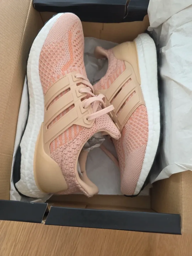 Adidas Ultraboost 5.0 DNA bike d'occasion — image 2 sur 2
