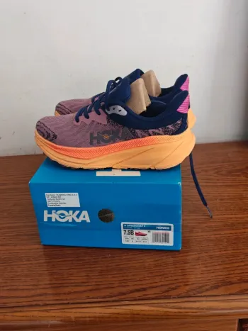 Used Clean Challenger ATR 7 Running Shoes