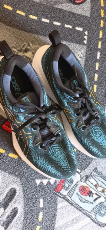 Used Asics Sneaker Running Shoes