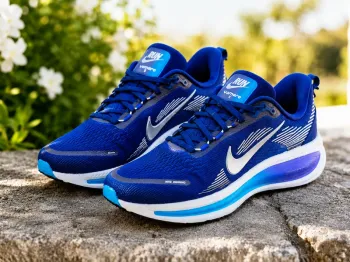 Nike Air Zoom Vomero 18 Running Shoes d'occasion