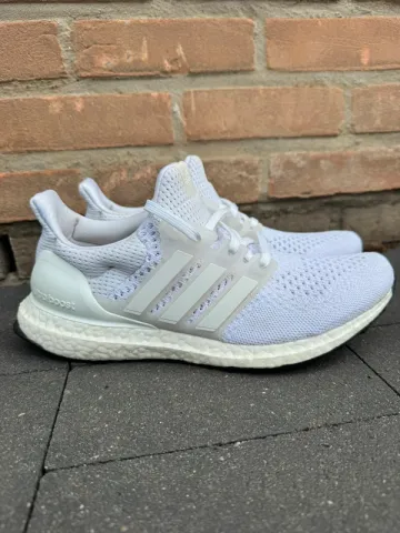 Adidas Ultraboost Running Shoes d'occasion