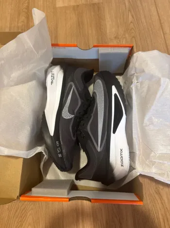 Used Nike Zoom Fly 6 Running Shoes