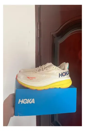 Hoka Shoes Running Shoes usato
