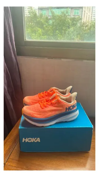 Hoka Shoes Running Shoes usato