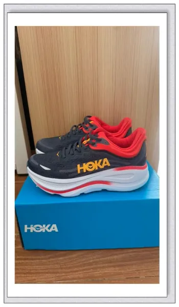 Hoka Shoes Running Shoes usato