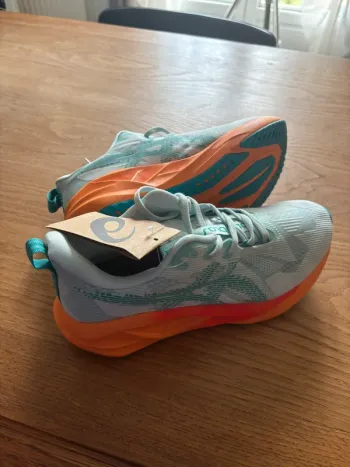 Używany Asics Novablast 5 Running Shoes