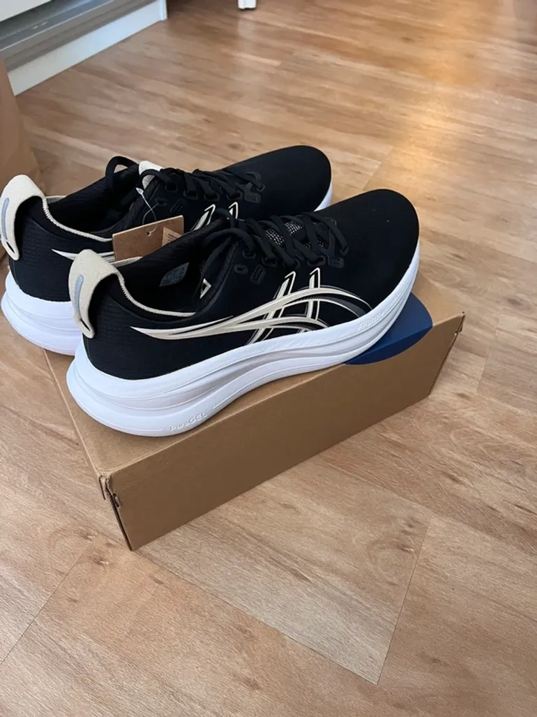 Asics Nimbus 28 bike de segunda mano — imagen 4 de 4